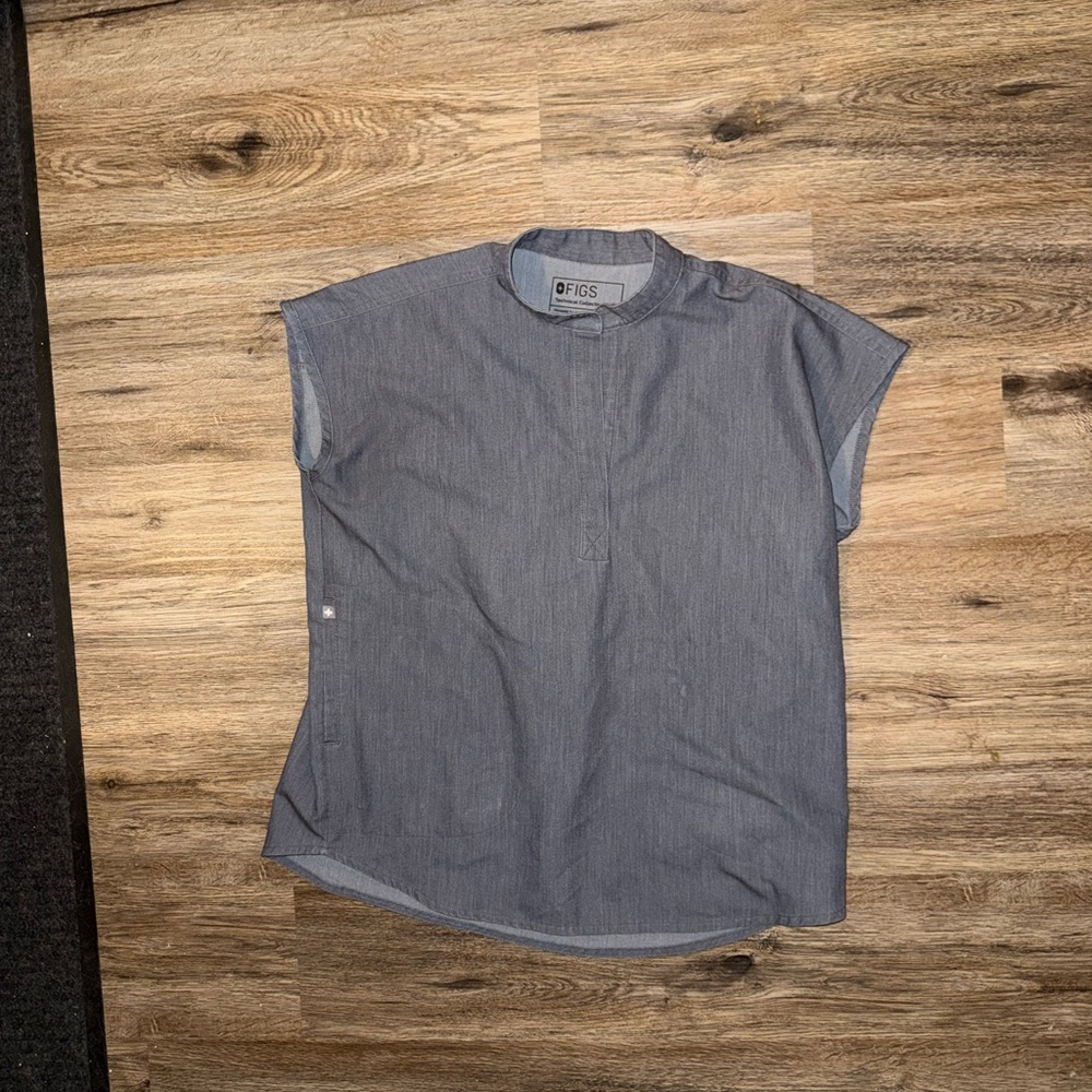 FIGS Gray Scrub Top